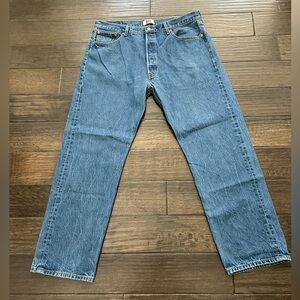 Levi’s 501 Jeans Mens 40 Straight Leg Button Fly Heavy Denim Distressed READ